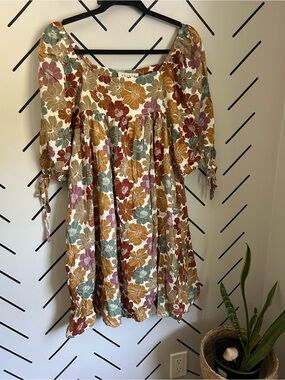 NWT HAYDEN floral swing dress tie puff sleeve